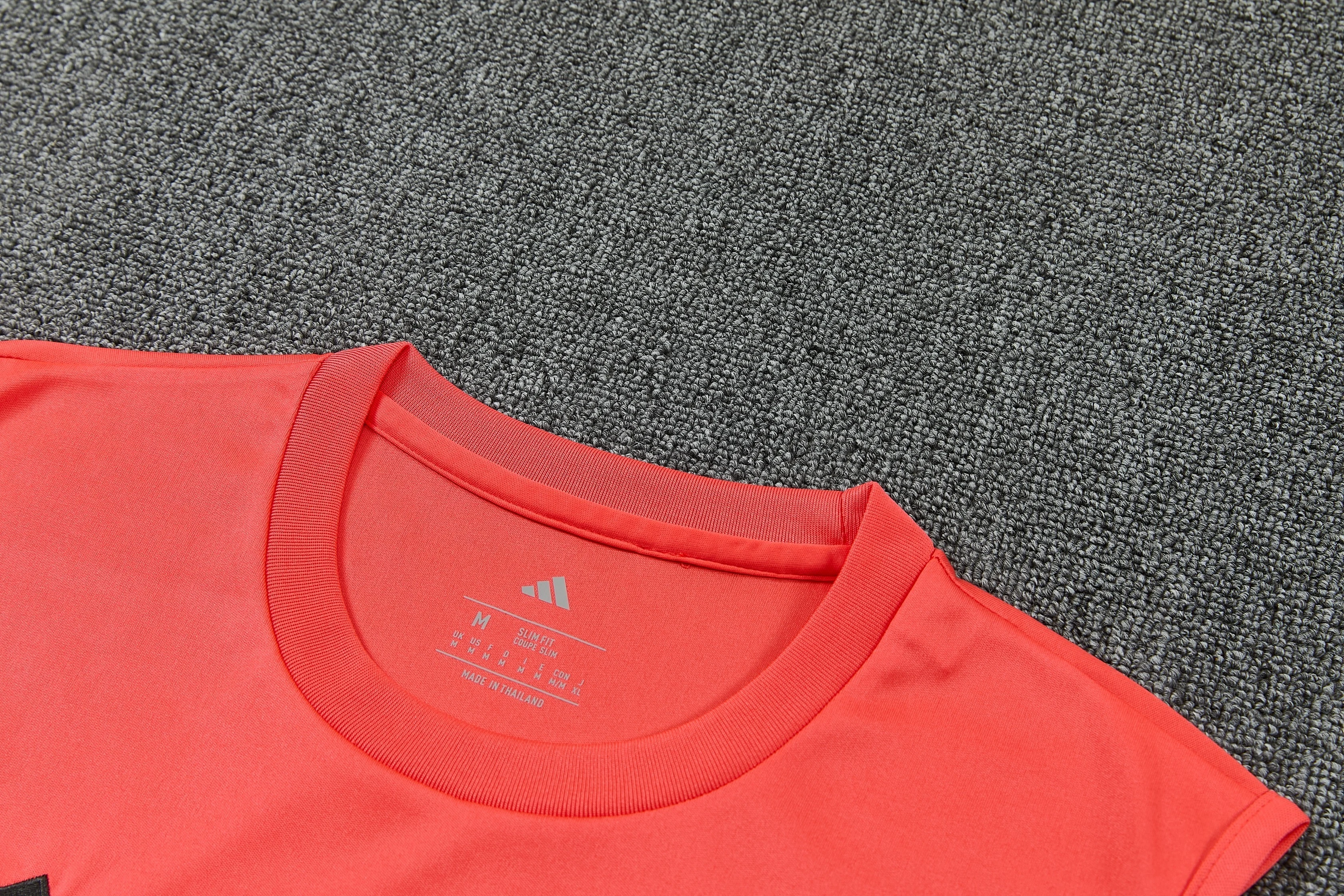 2025-26 Bayern Munich training vest jersey view 9