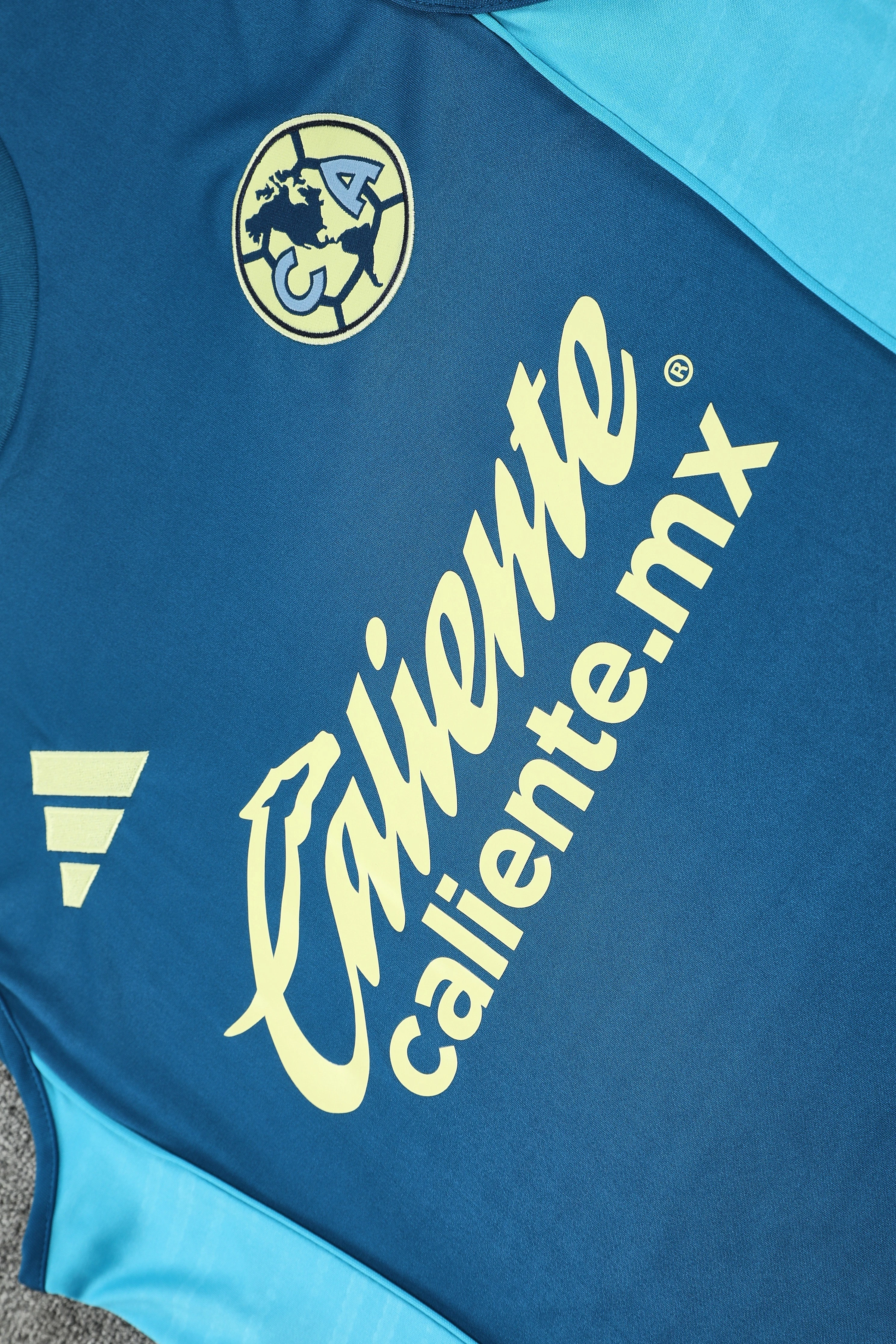 2025-26 Cougars Training Vest Jersey view 5
