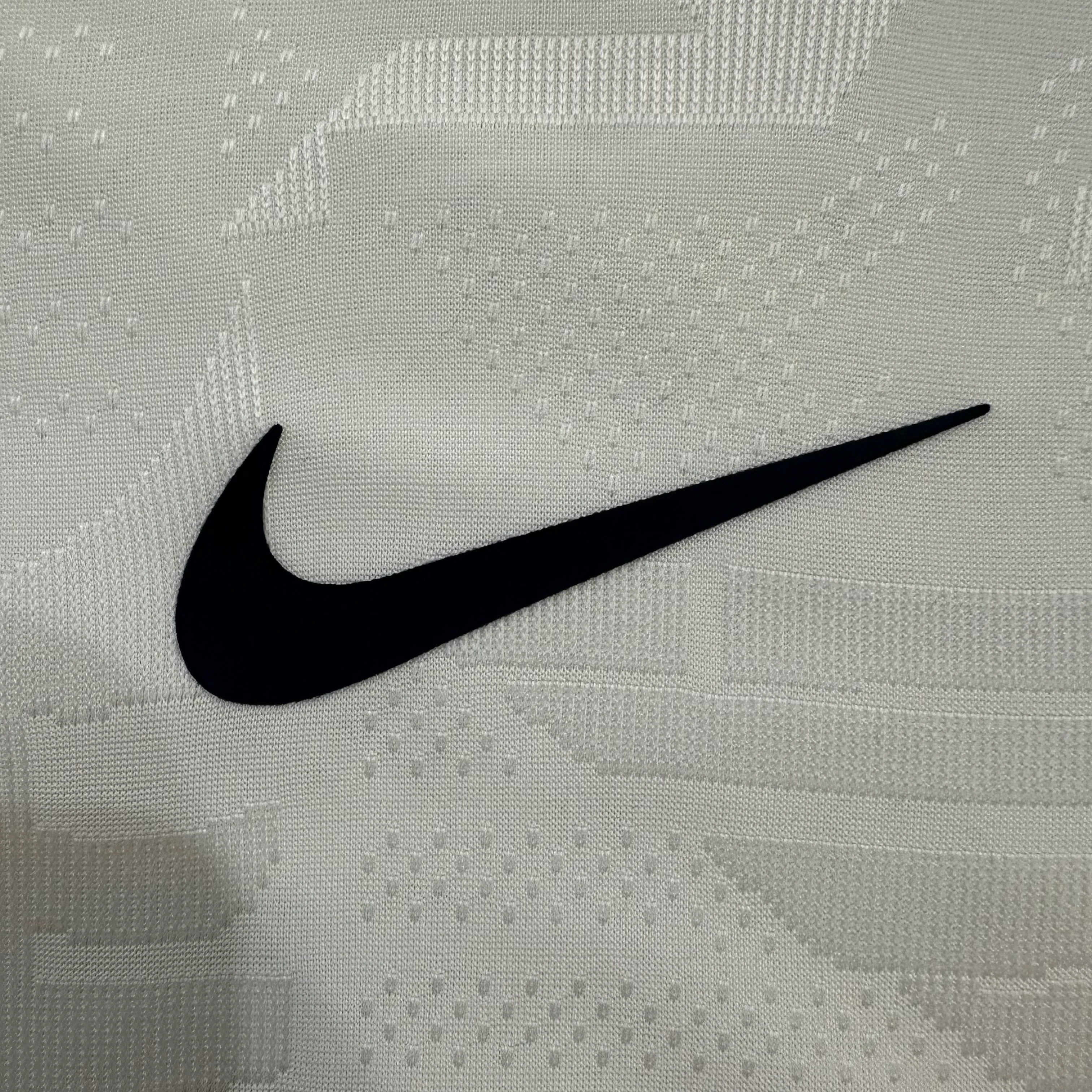 2026-27 England Home Long-Sleeve Jersey - Player Edition view 6