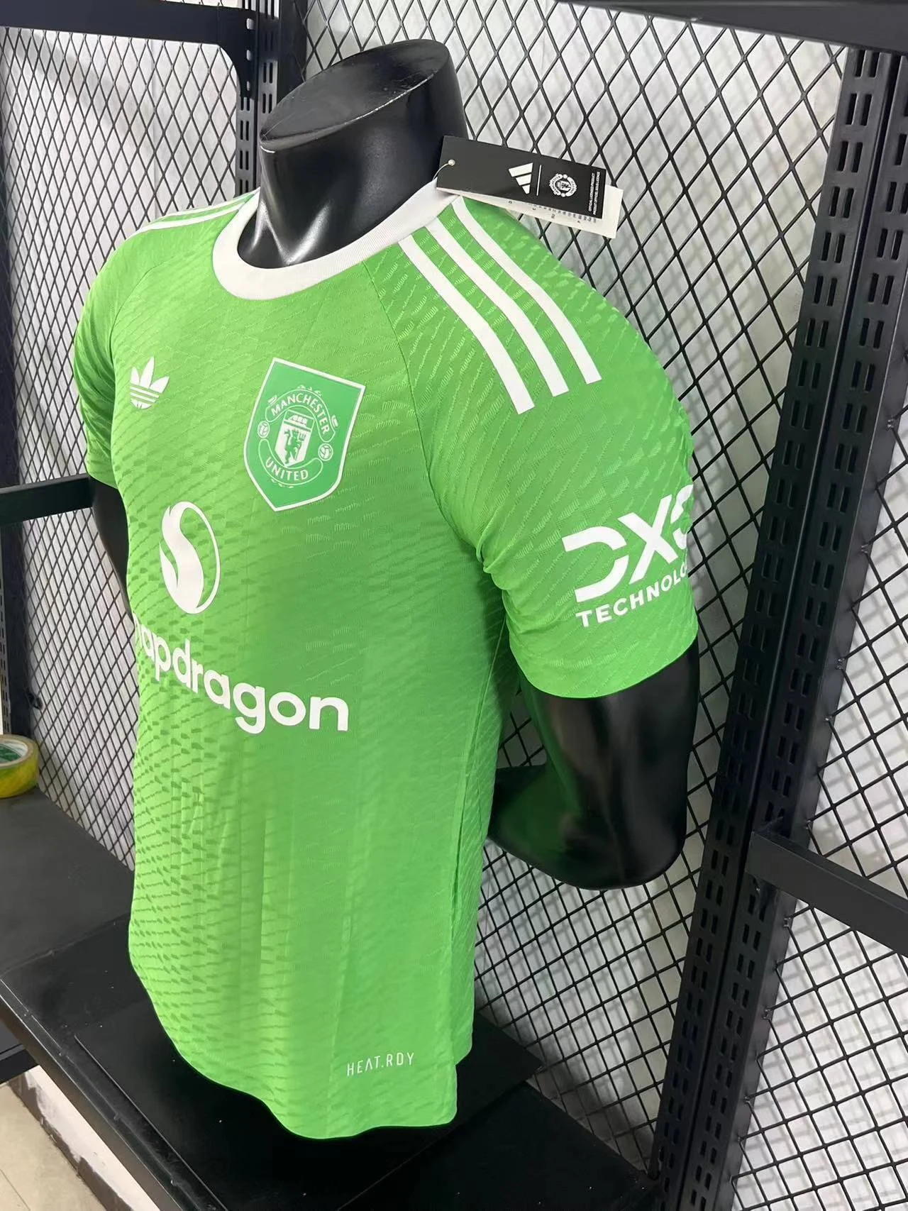 2025-26 Manchester United Goalkeeper Jersey – Player Version view 8