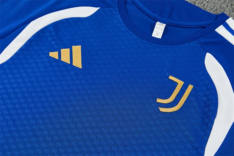 2026-27 Juventus light blue short-sleeved training jersey view 10