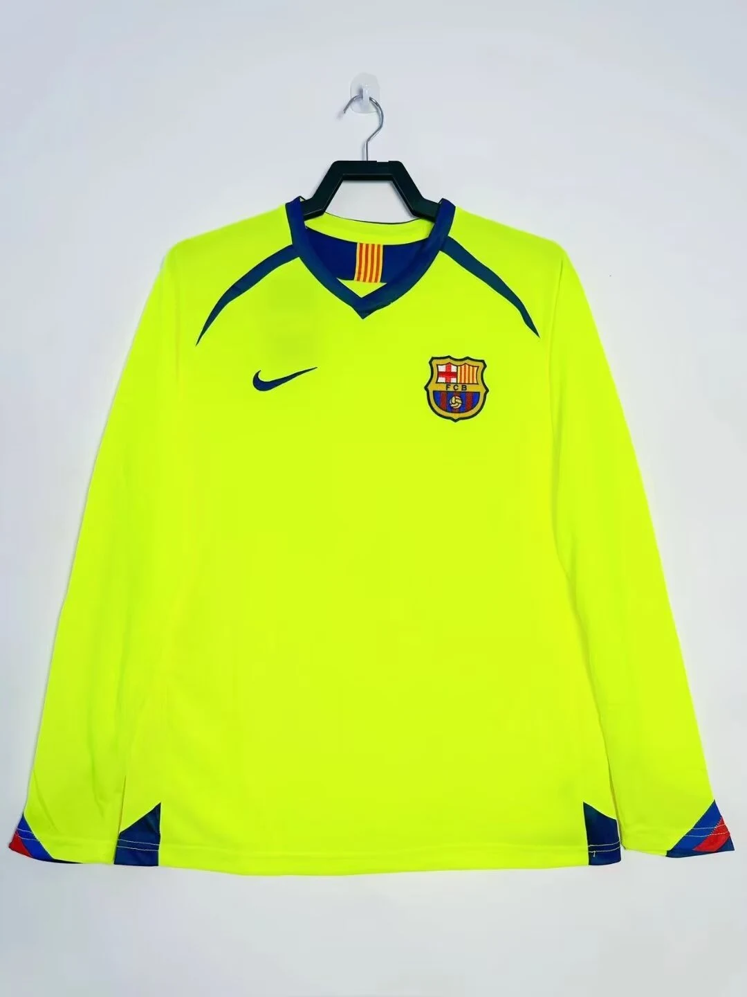 2005-06 Barcelona Away Long Sleeve Retro Jersey