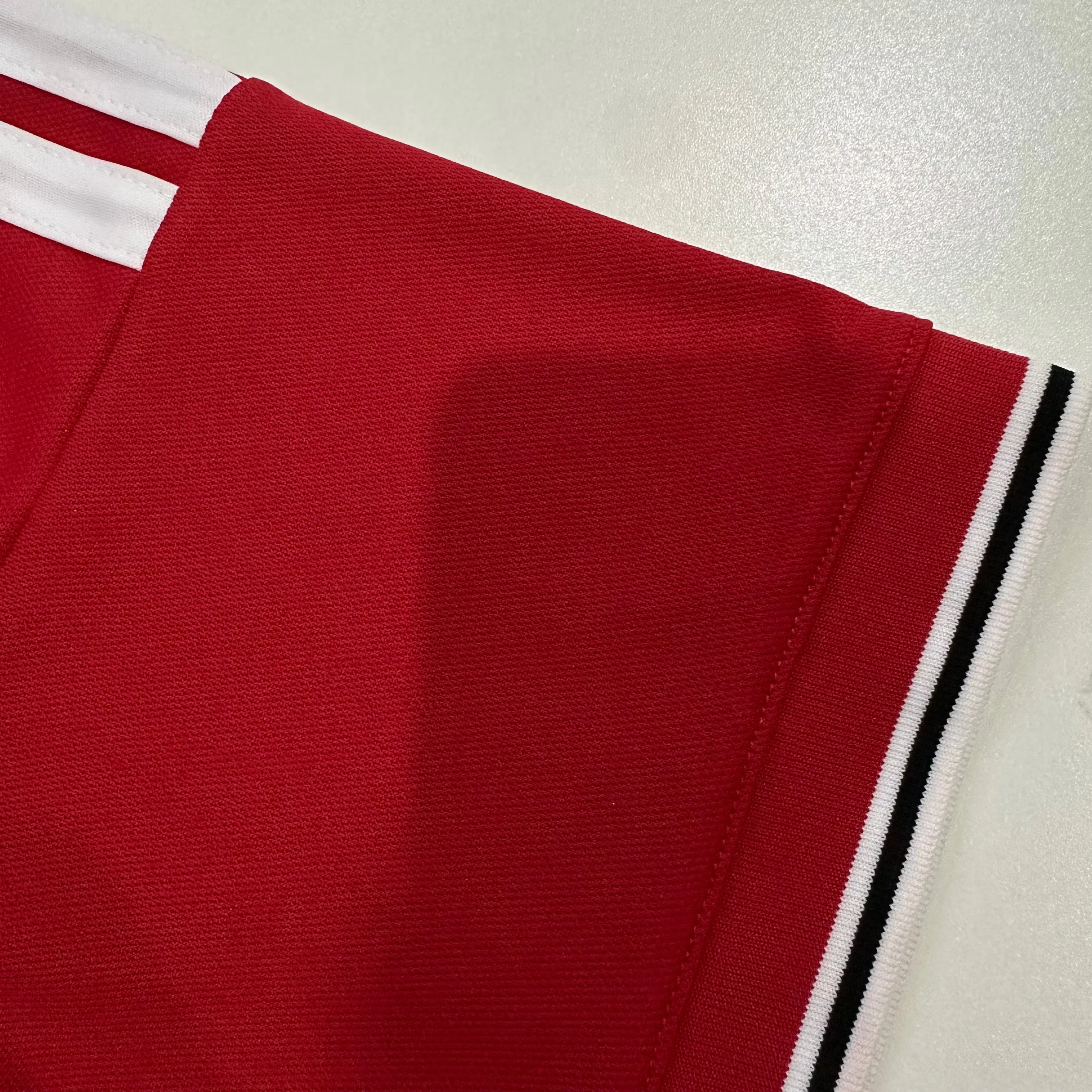 2026-27 Manchester United Home Jersey – Fan Version view 5