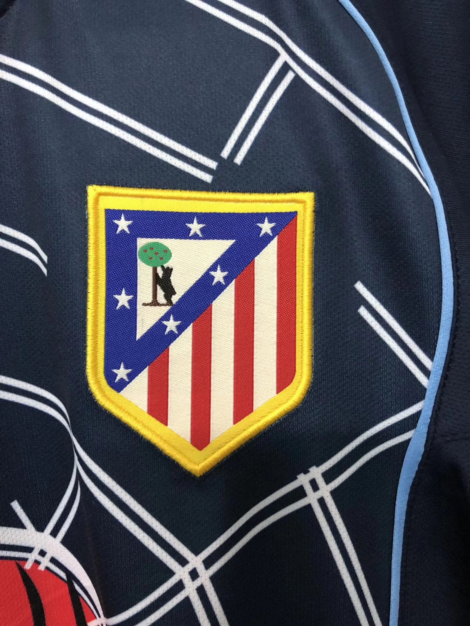 2004-05 Atletico Madrid Away Retro Jersey view 4