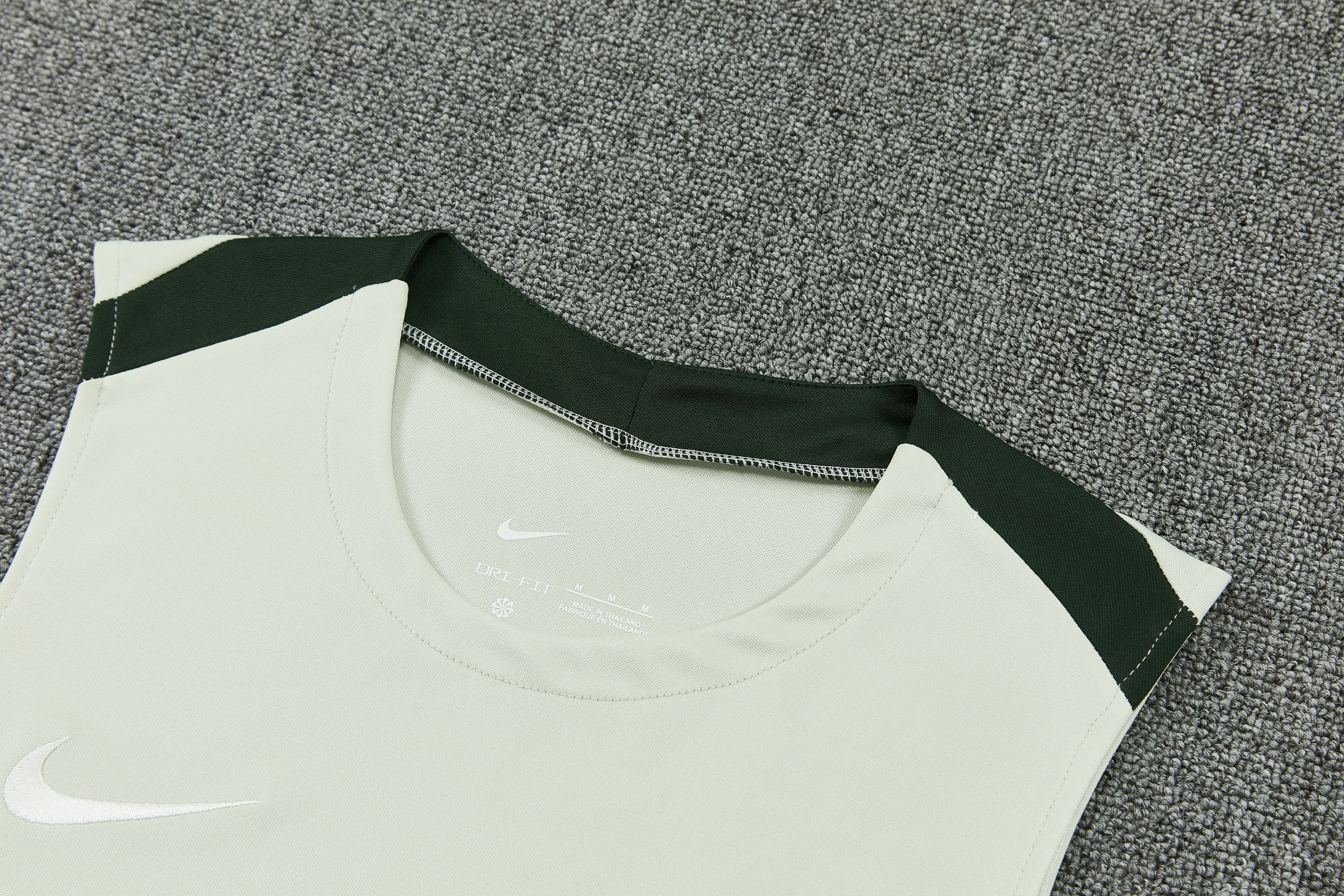 2025-26 Chelsea training vest jersey view 5