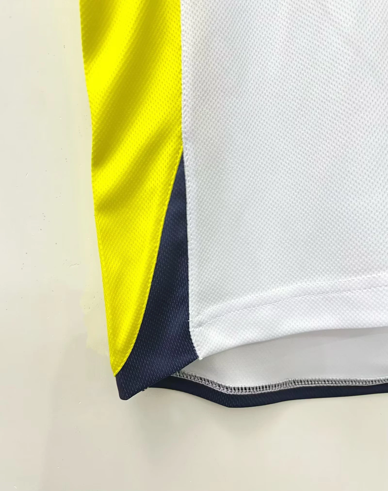 2009-10 Tottenham Hotspur Home Retro Kit view 3