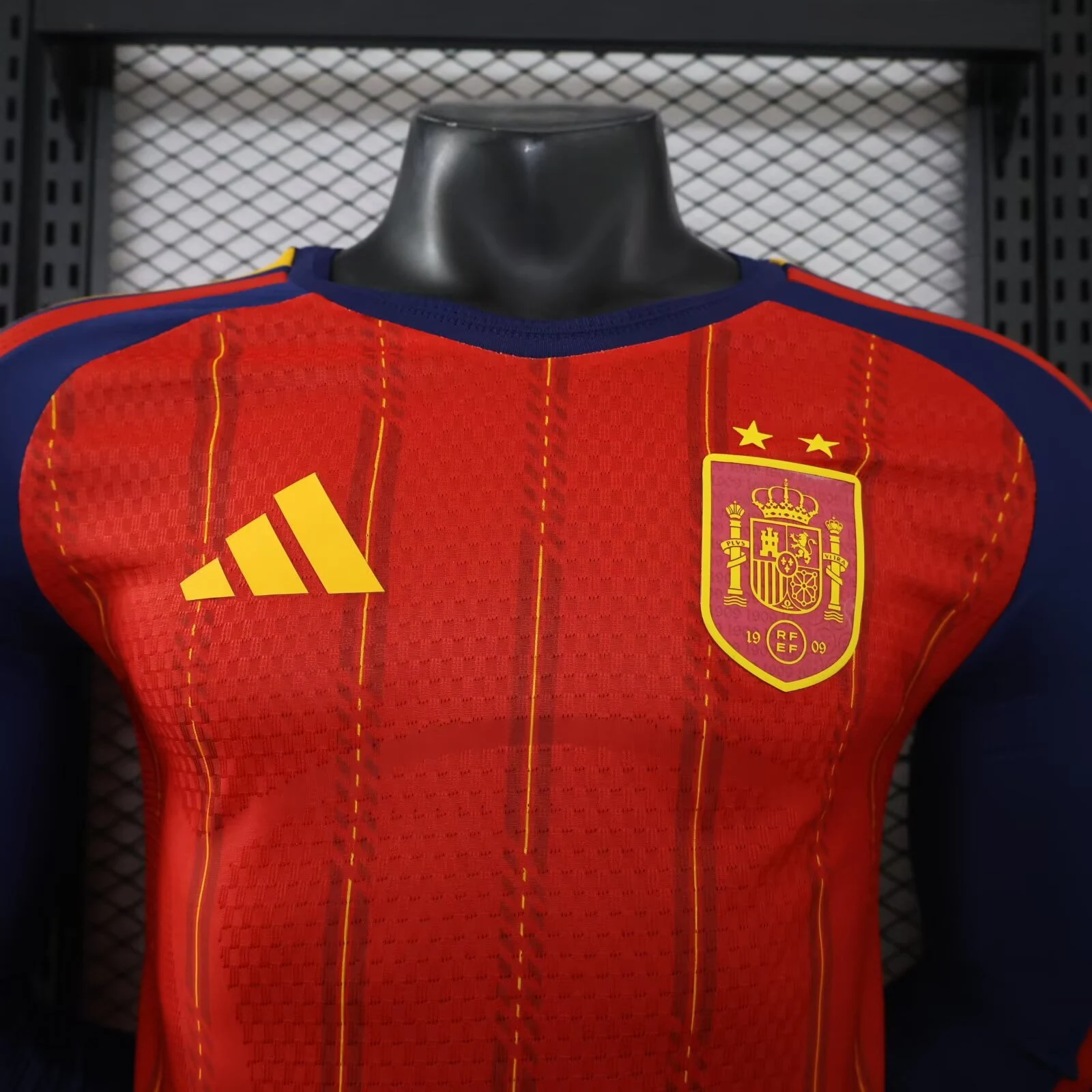 2026-27 Spain Home Long-Sleeve Jersey (with Two Stars) – Player Version view 3