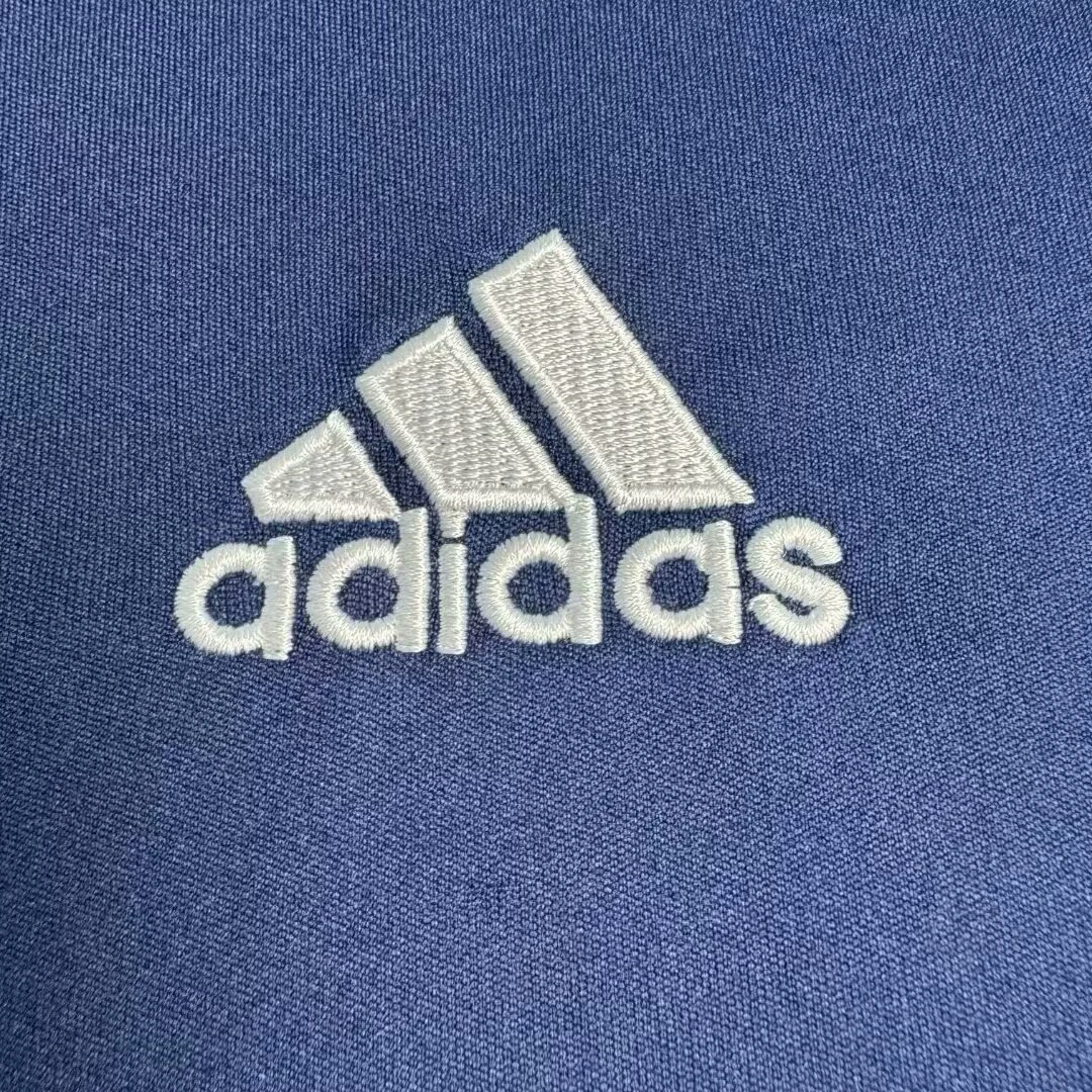 2005-06 Real Madrid Away Retro Jersey view 7