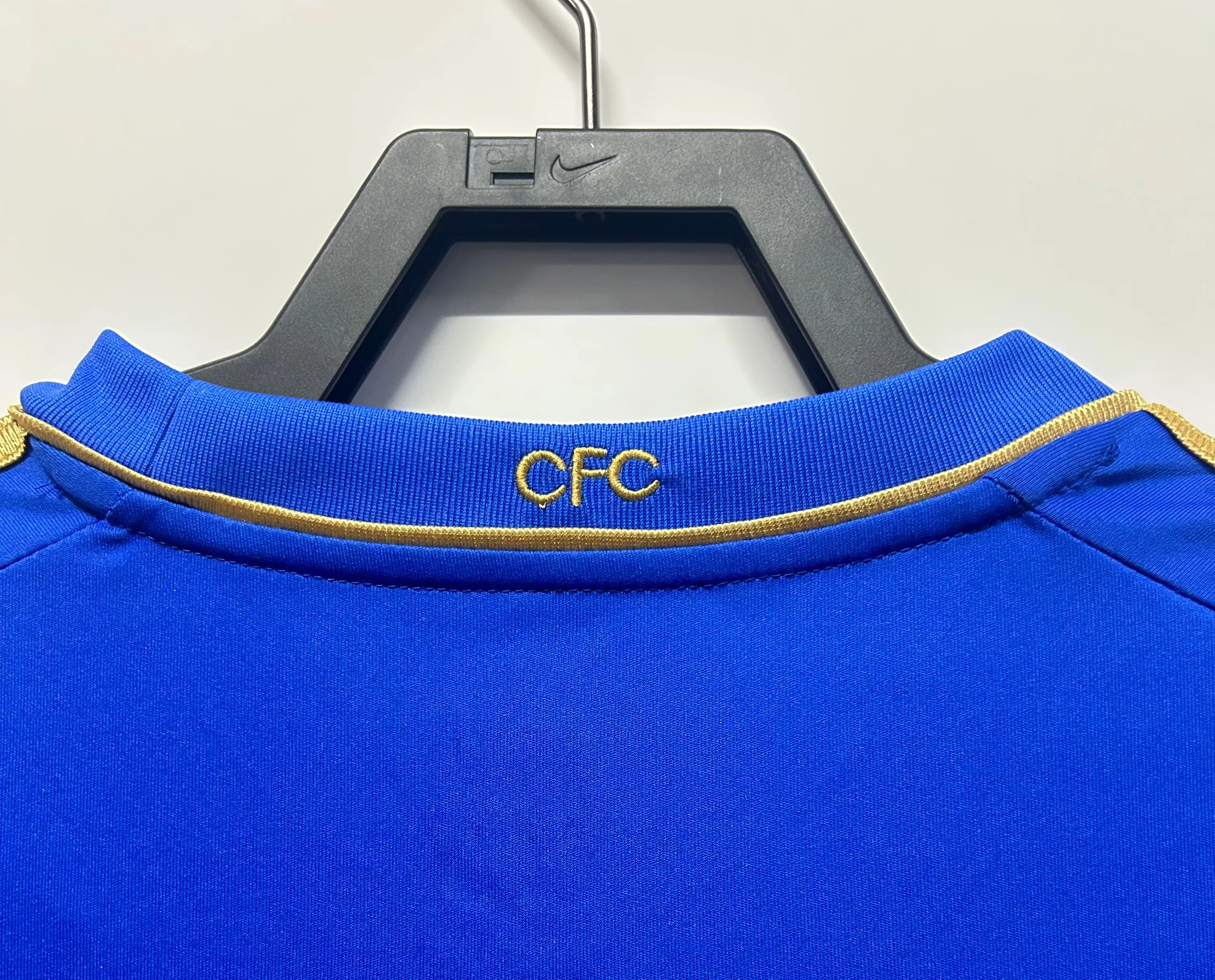 2012-13 Chelsea Home Retro Shirt view 6